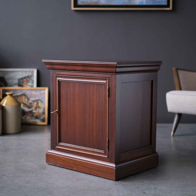 Vintage Komodin HUT56