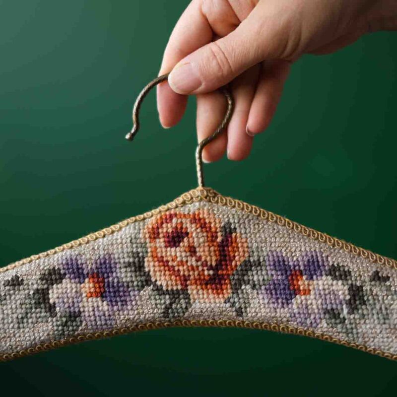 Vintage Goblen Elbise Askısı DAK58