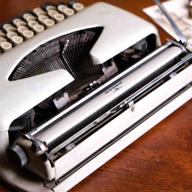 Vintage Adler Daktilo AVA1