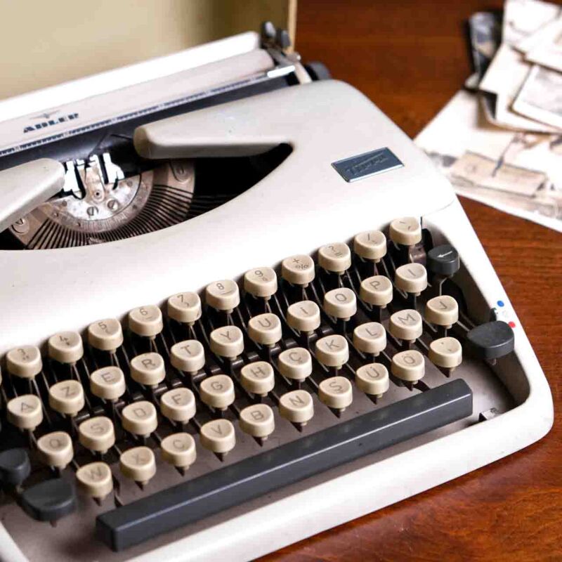 Vintage Adler Daktilo AVA1