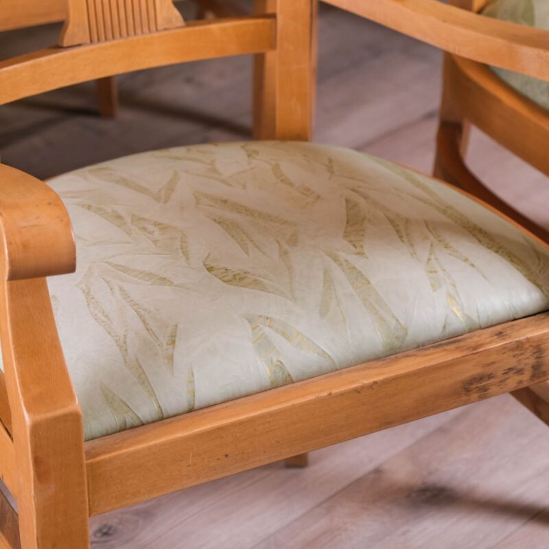 Ahşap Kolçaklı Sandalyeler D6458