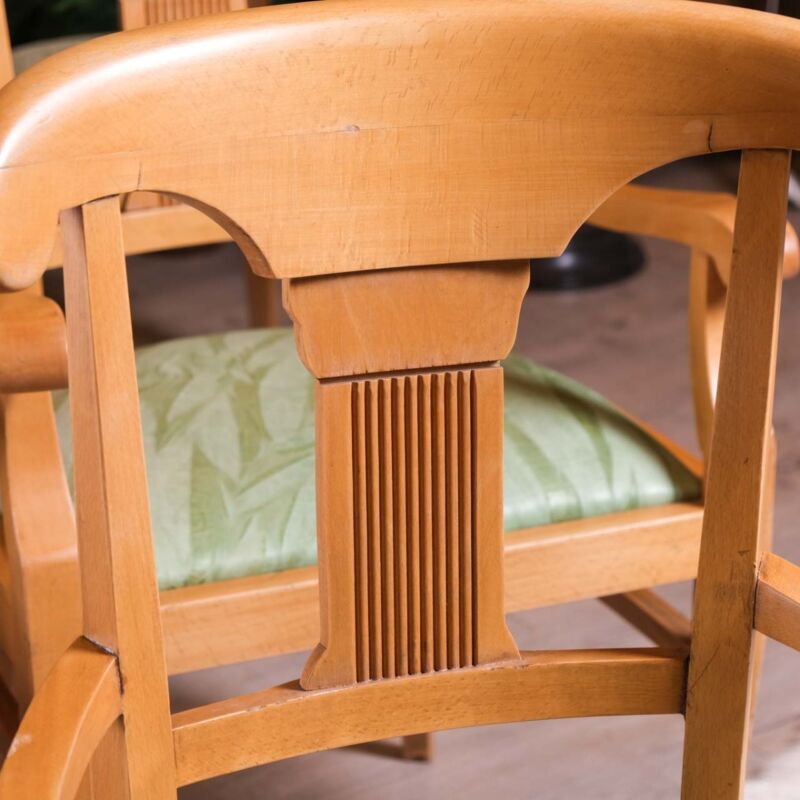Ahşap Kolçaklı Sandalyeler D6458