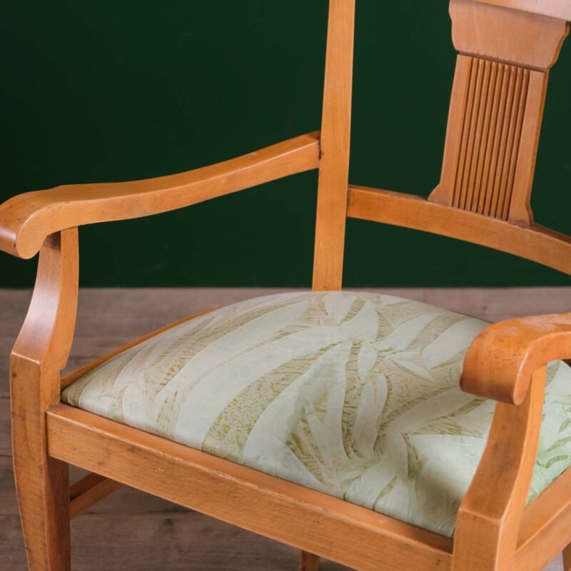 Ahşap Kolçaklı Sandalyeler D6458