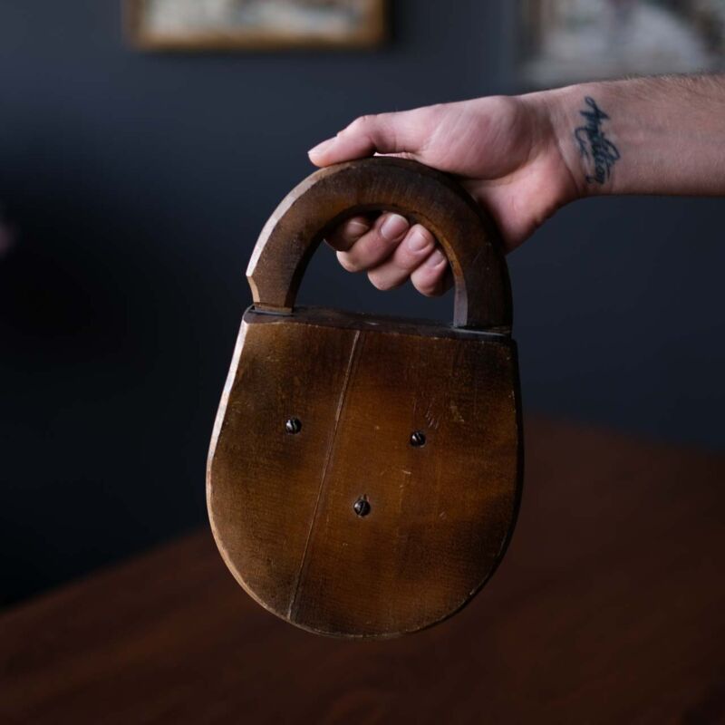 Antika Ahşap Kilit BAG79
