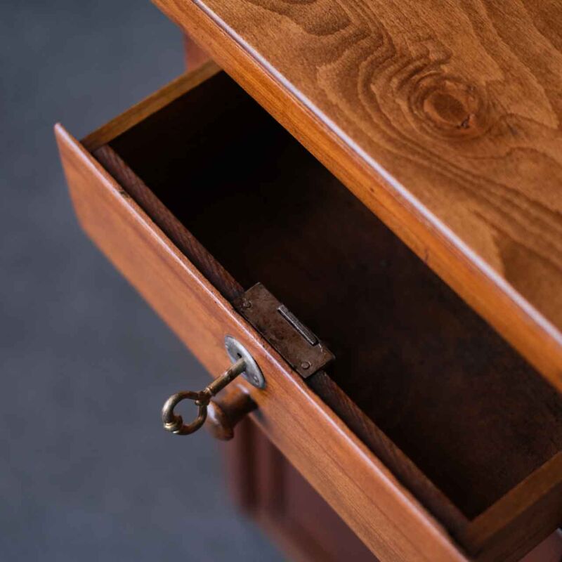 Antika Komodin JOM95