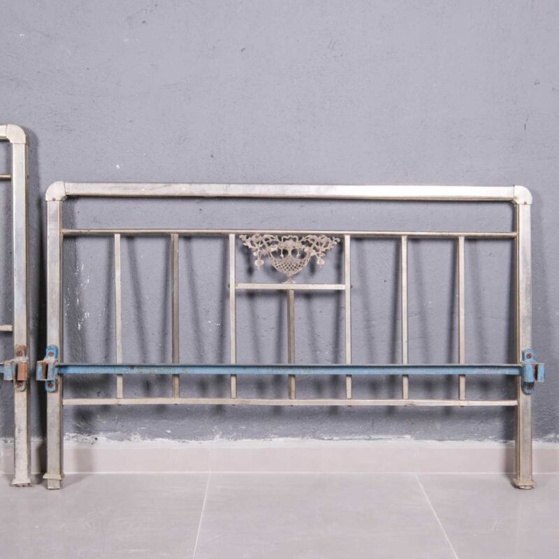 Antika Karyola Başlığı VZ25