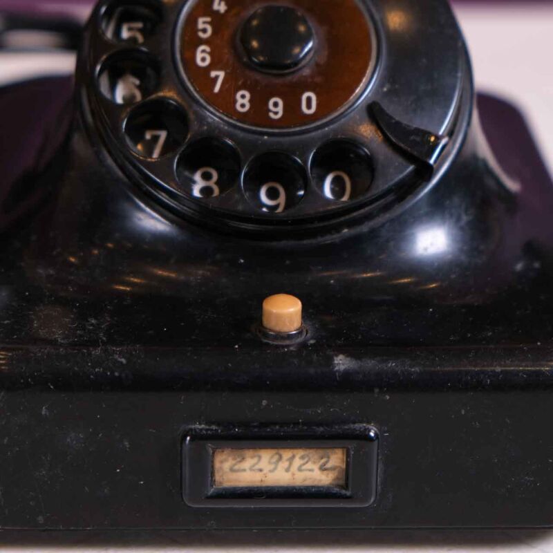 Antika Telefon PUX7