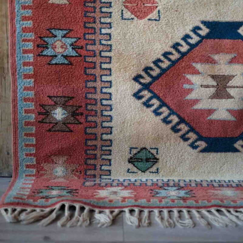 El Dokuma Yün Halı 313