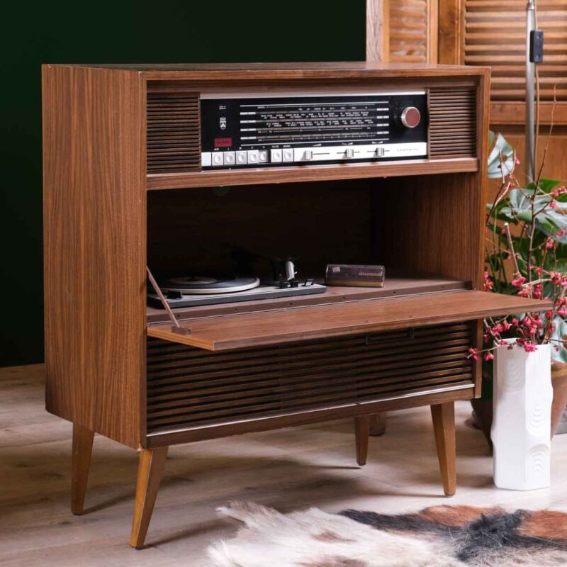 Grundig Müzik Dolabı F525FC