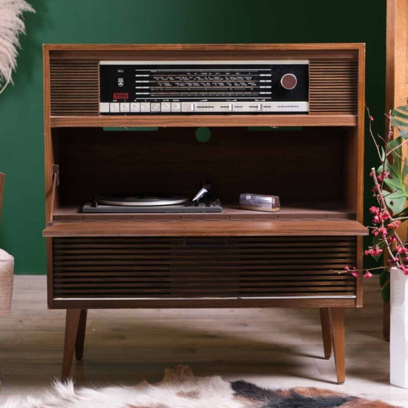Grundig Müzik Dolabı F525FC