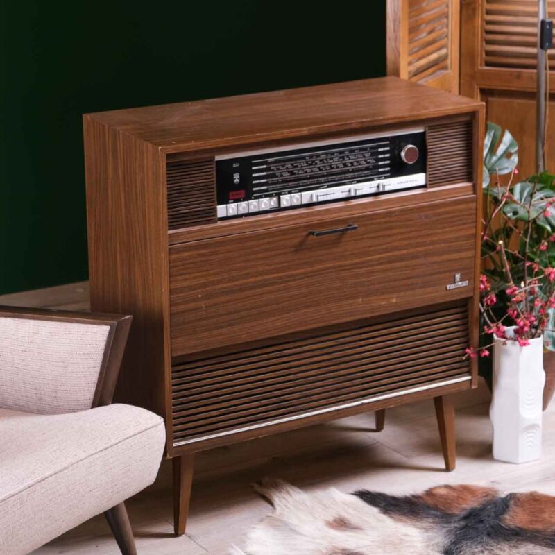Grundig Müzik Dolabı F525FC