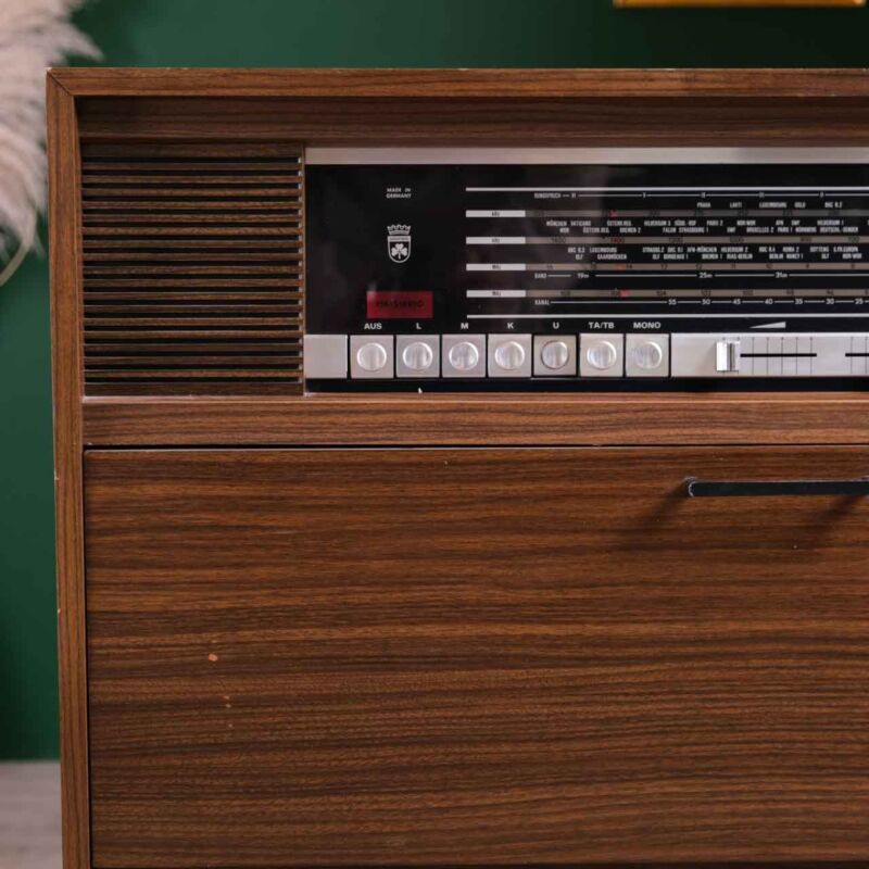 Grundig Müzik Dolabı F525FC