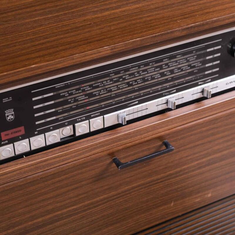 Grundig Müzik Dolabı F525FC