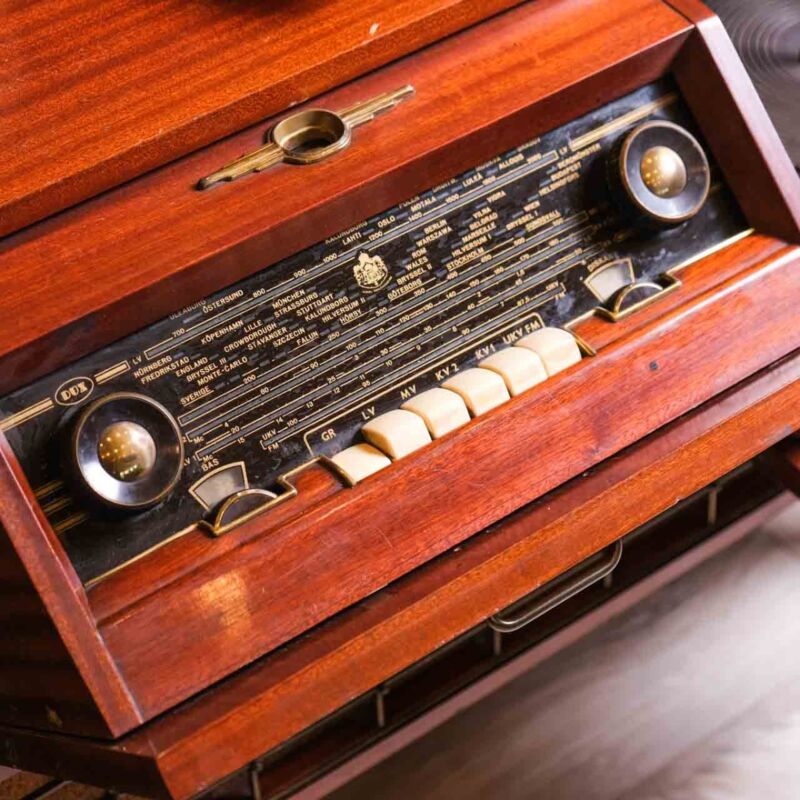 Muzik Dolabi TuP28G