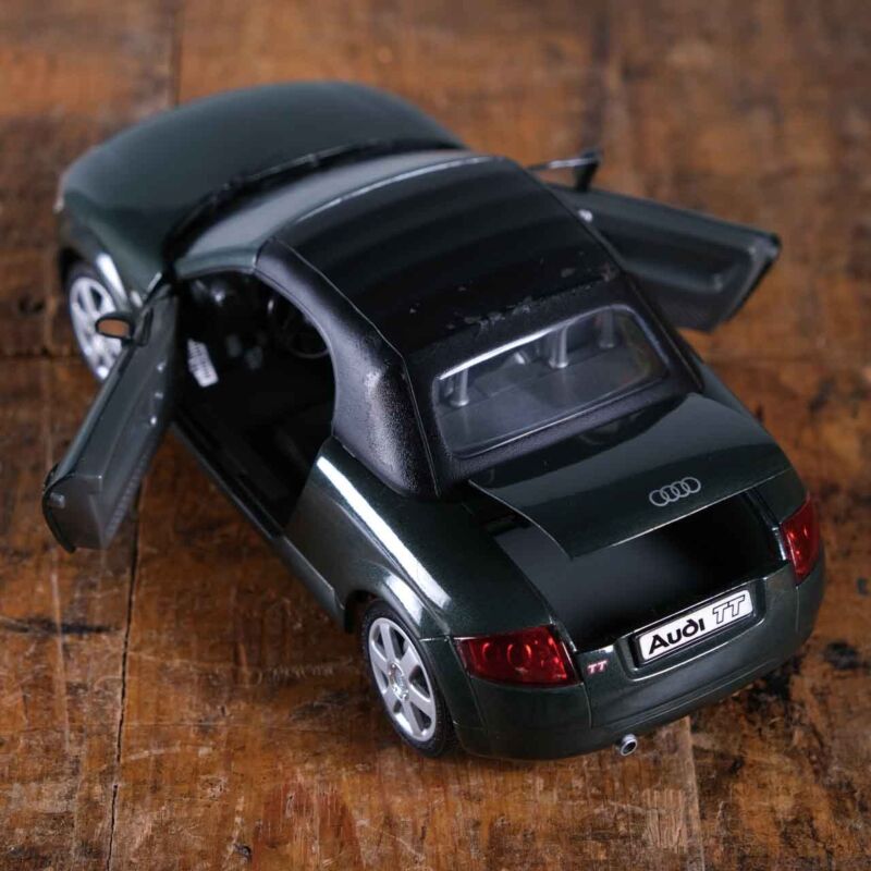 Revell Metal Audi TT Coupe 1999