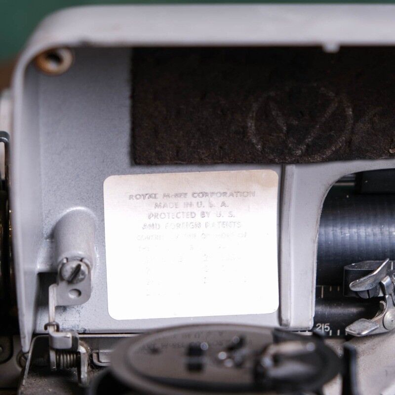 Royal Vintage Daktilo H7V