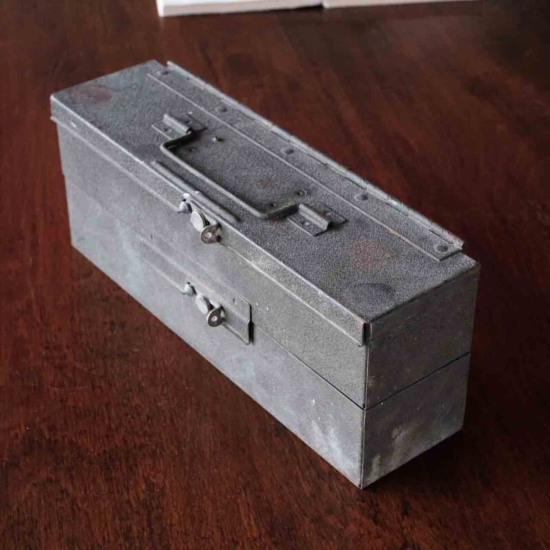 Vintage Metal Alet Çantası APA30