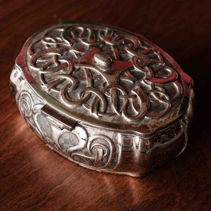 Vintage Metal Takı Kutusu KAR36