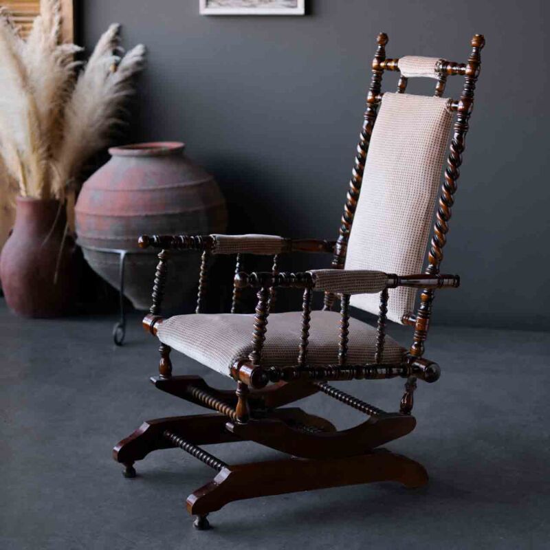 Vintage Sallanan Sandalye SEM1