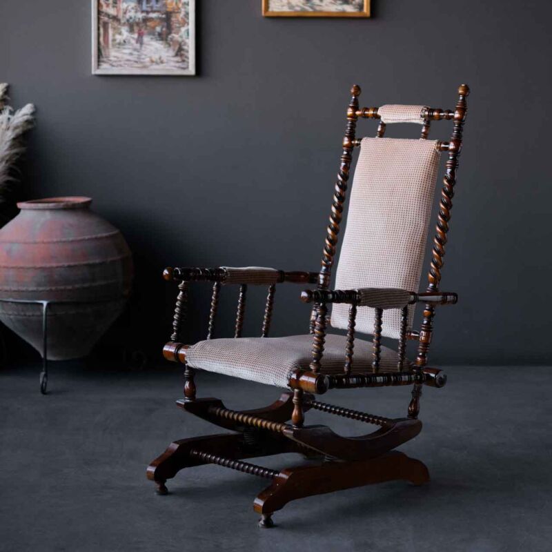 Vintage Sallanan Sandalye SEM1