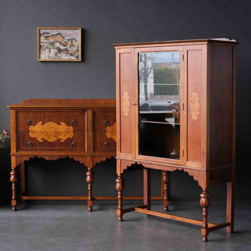 Vintage Vitrin HUT30
