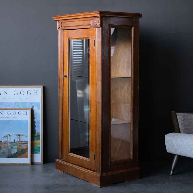Vintage Vitrin UPA28