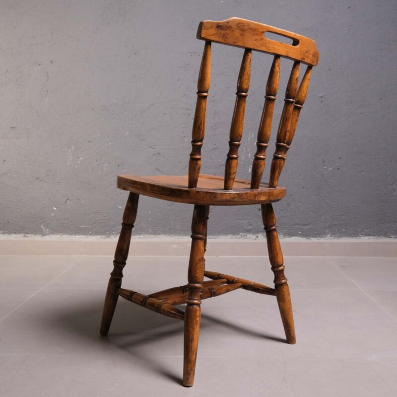 Vintage Ahşap Sandalye FLG