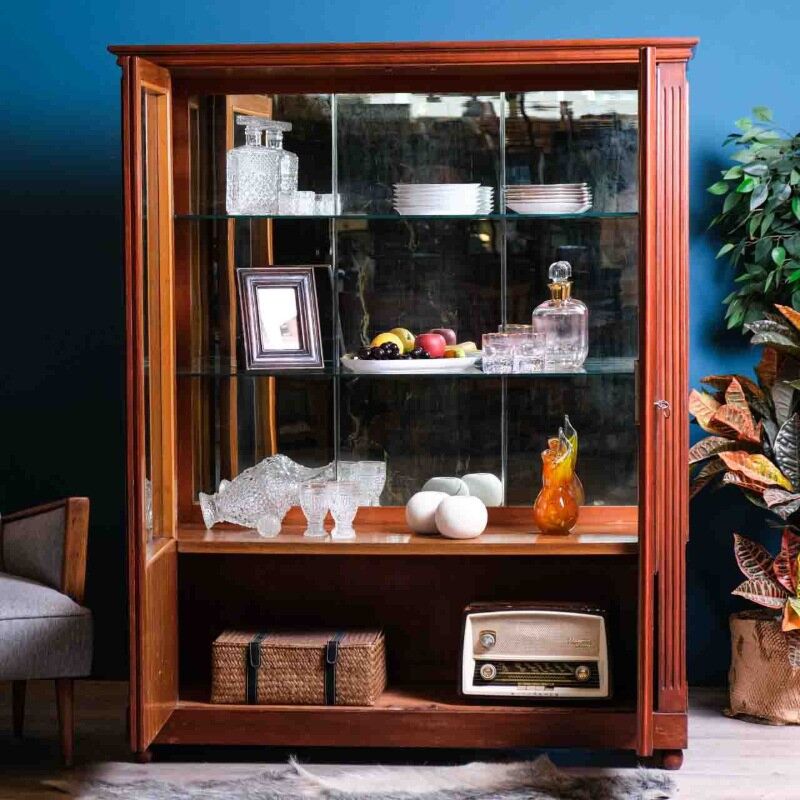 Vintage Vitrin VAN3