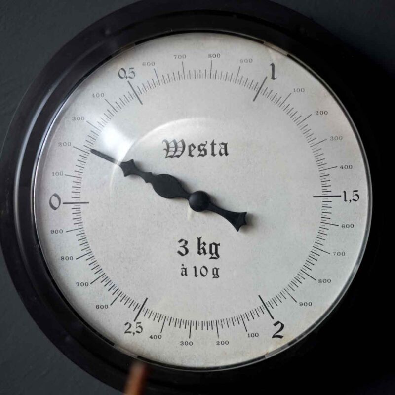Vintage Duvar Kantarı HUR49