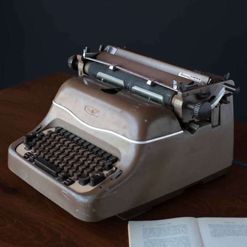 Vintage Elektrikli Triumph Daktilo GUB6