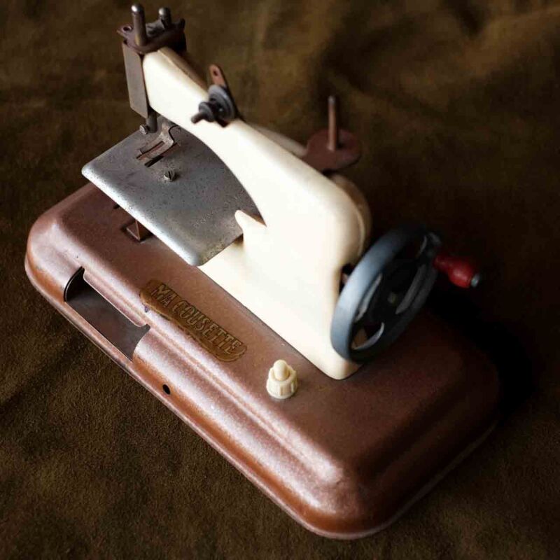 Vintage Oyuncak Dikiş Makinesi KOR84